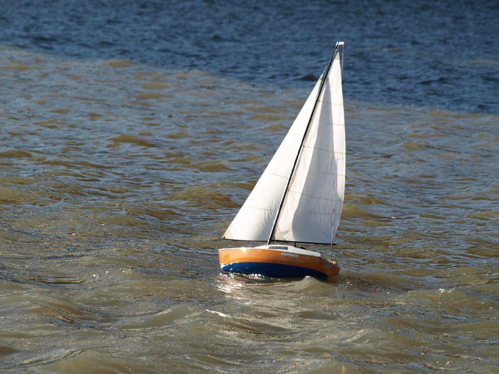 model-sailboat-983799_1280-1024x768